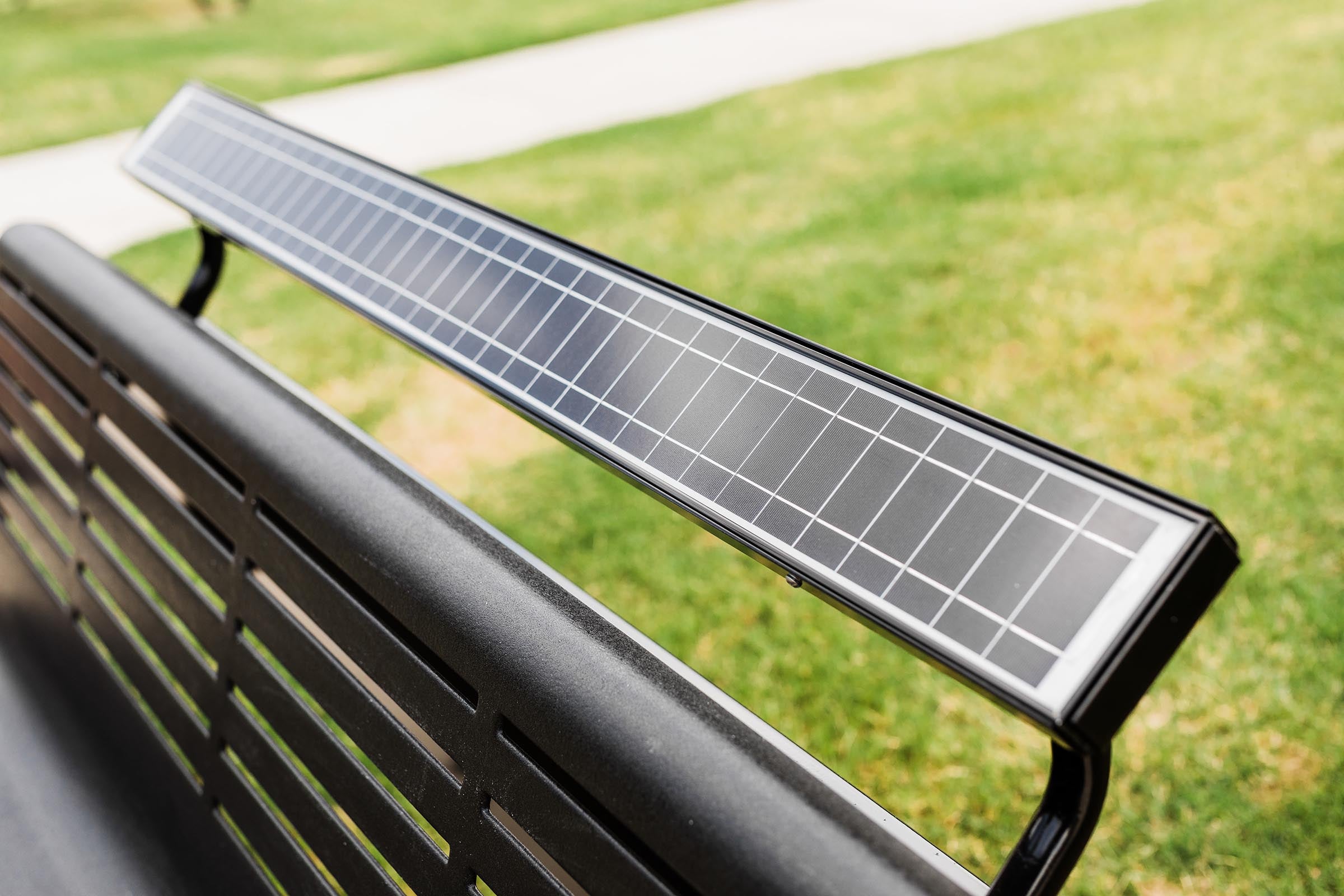 Superior Recreational Solar Bench SOLARCHARGEBENCH-SRP