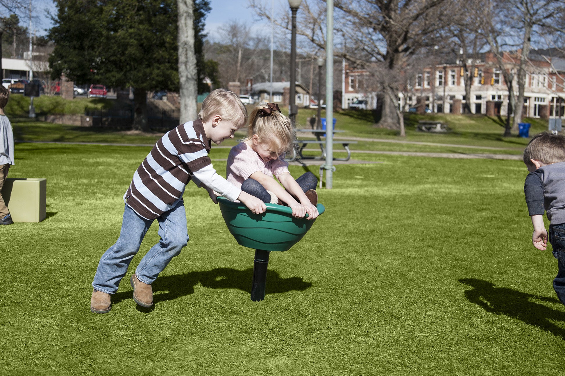 Ultra Play Whirl & Twirl Spinner - inground UP100