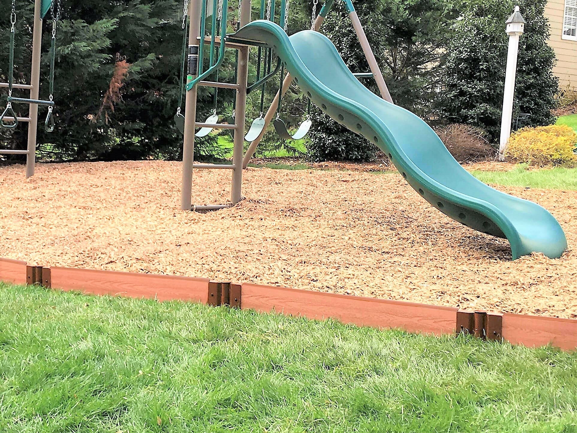 Action Play Systems Tool-Free Classic Straight Playground Border 300001753