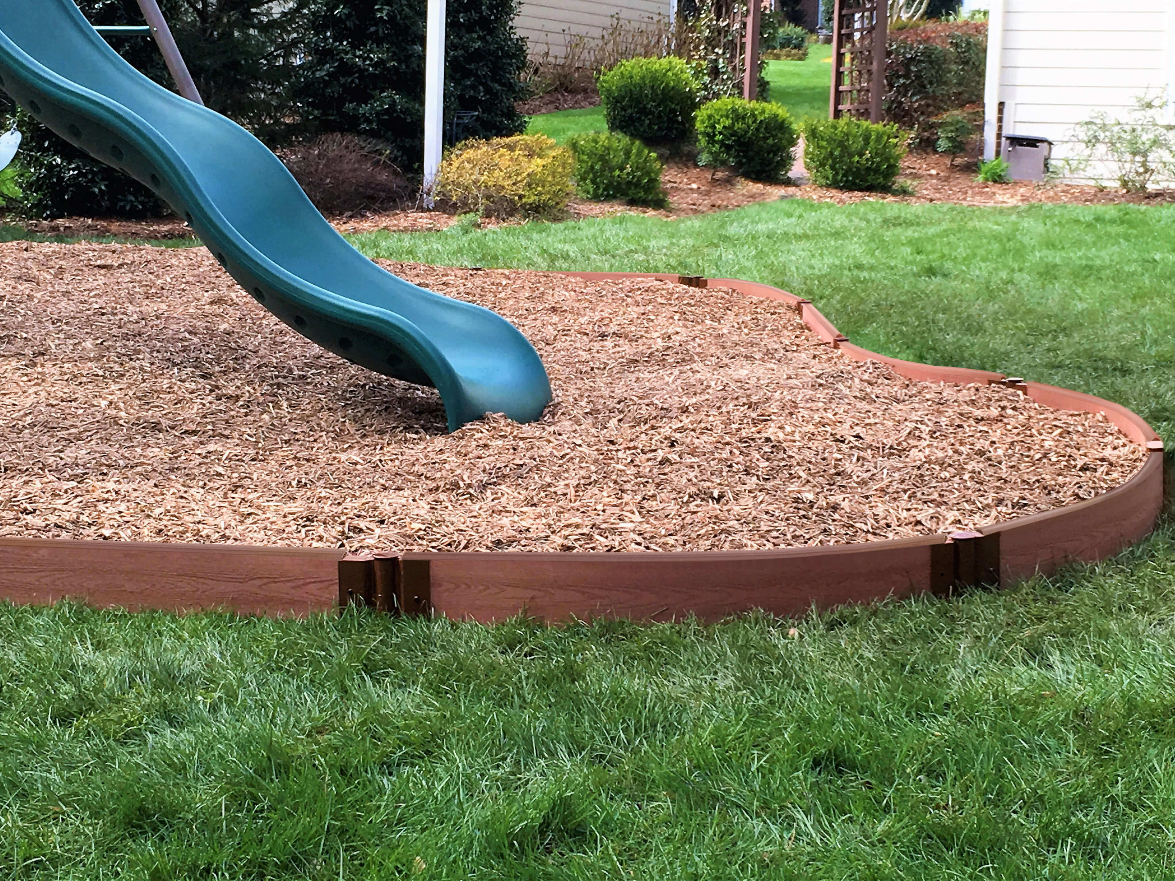 Action Play Systems Tool-Free Classic Curved Playground Border 300001751