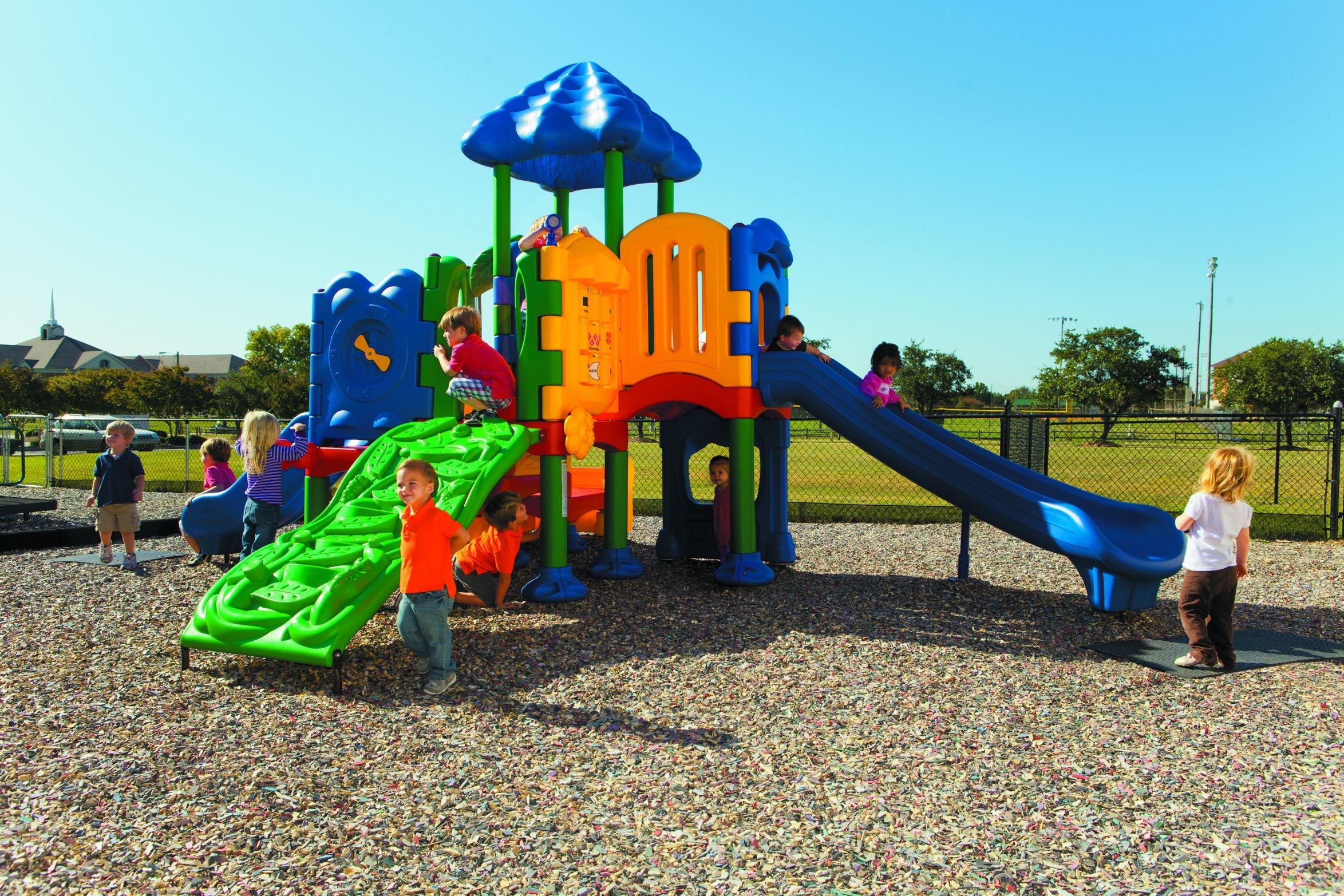 Ultra Play Discovery Range Playground With Roof DC-5XLG